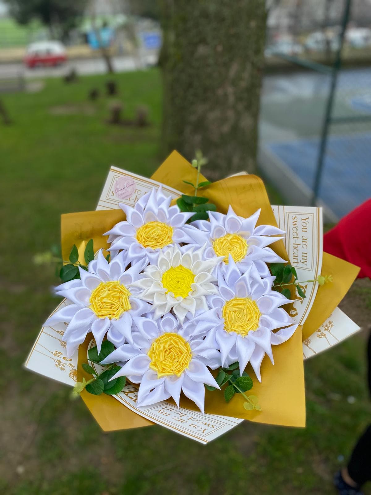 Altın Paketlemeli Papatyalar
